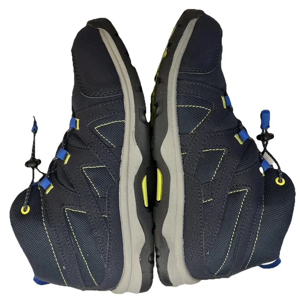 KAMIK Unisex Hiking Shoes Canadian Outdoor Athletic Waterproof ToggleLace W6 NEW
